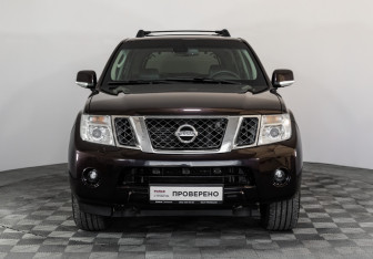 Подержанный автомобиль Nissan Pathfinder 2010 года (2 фото)