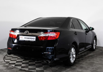 Подержанный автомобиль Toyota Camry Sedan 2013 года (5 фото)