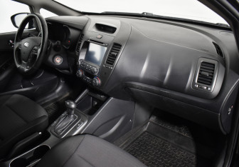 Подержанный автомобиль Kia Cerato Sedan 2014 года (12 фото)