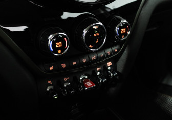 Подержанный автомобиль MINI Countryman 2022 года (16 фото)