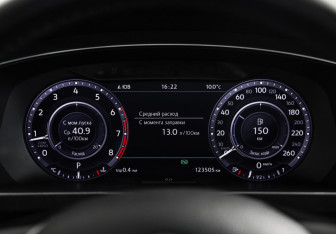 Подержанный автомобиль Volkswagen Tiguan 2017 года (12 фото)