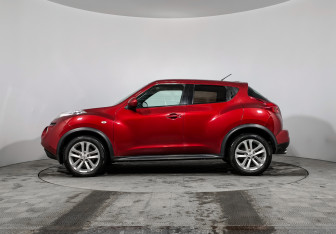 Подержанный автомобиль Nissan Juke 2013 года (8 фото)