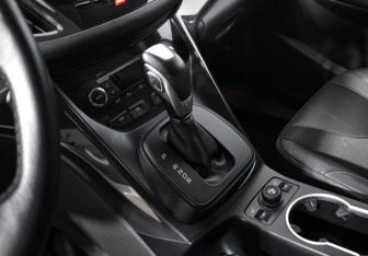 Подержанный автомобиль Ford Kuga 2015 года (11 фото)