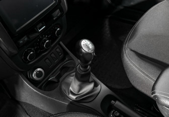 Подержанный автомобиль Renault Duster 2016 года (11 фото)