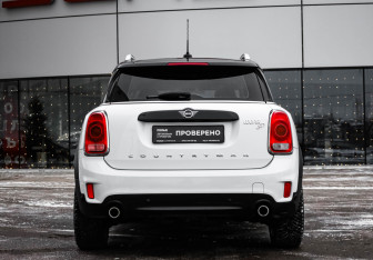 Подержанный автомобиль MINI Countryman 2018 года (8 фото)