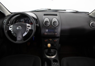 Подержанный автомобиль Nissan Qashqai 2013 года (9 фото)