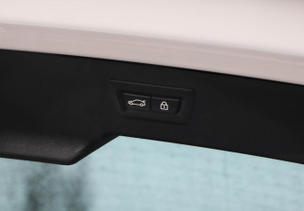 Подержанный автомобиль BMW X6 2016 года (36 фото)