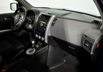 Подержанный автомобиль Nissan X-Trail 2008 года (13 фото)