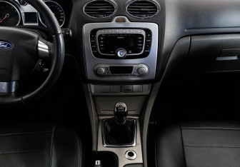 Подержанный автомобиль Ford Focus Sedan 2008 года (12 фото)