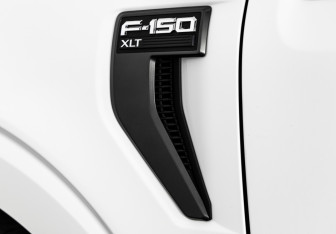 Подержанный автомобиль Ford F-150 2021 года (9 фото)