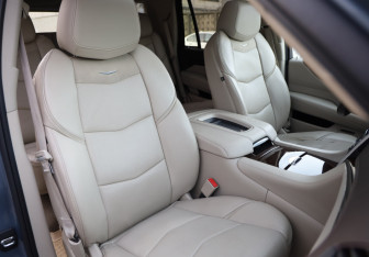 Подержанный автомобиль Cadillac Escalade Suv 2016 года (29 фото)