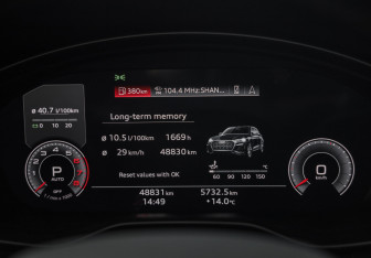Подержанный автомобиль Audi Q5 2021 года (14 фото)