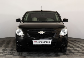 Подержанный автомобиль Chevrolet Cobalt Sedan 2014 года (2 фото)