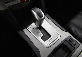 Подержанный автомобиль Subaru Outback Wagon 2011 года (15 фото)