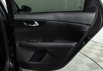 Подержанный автомобиль Kia Cerato Sedan 2022 года (26 фото)