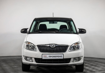 Подержанный автомобиль Skoda Fabia Hatchback 2013 года (2 фото)