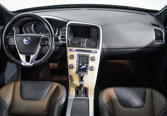 Подержанный автомобиль Volvo XC60 2017 года (13 фото)