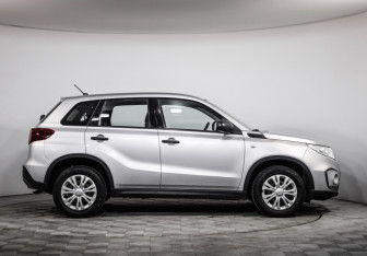 Подержанный автомобиль Suzuki Vitara 2020 года (4 фото)