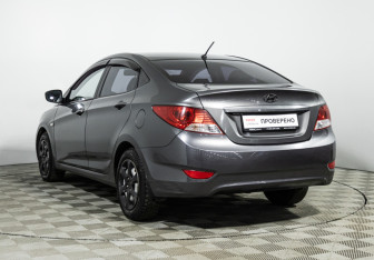 Подержанный автомобиль Hyundai Solaris Sedan 2013 года (7 фото)