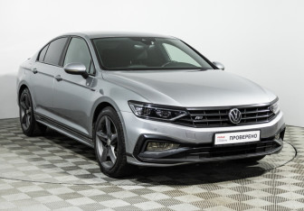 Подержанный автомобиль Volkswagen Passat Sedan 2021 года (3 фото)