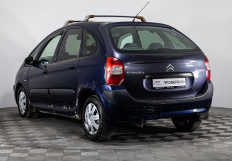 Подержанный автомобиль Citroen Xsara Picasso 2008 года (7 фото)