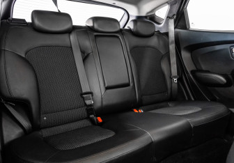 Подержанный автомобиль Hyundai ix35 2012 года (16 фото)
