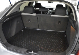 Подержанный автомобиль Chevrolet Cruze Hatchback 2012 года (15 фото)