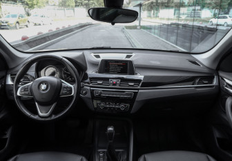 Подержанный автомобиль BMW X1 2019 года (14 фото)