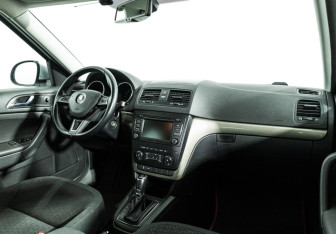 Подержанный автомобиль Skoda Yeti 2014 года (9 фото)