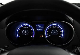 Подержанный автомобиль Hyundai ix35 2012 года (18 фото)