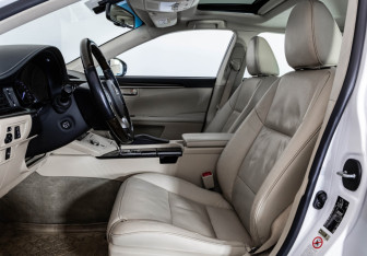 Подержанный автомобиль Lexus ES 2013 года (23 фото)