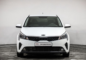 Подержанный автомобиль Kia Rio Sedan 2020 года (2 фото)