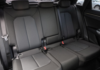 Подержанный автомобиль Audi Q3 2020 года (29 фото)