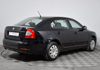 Подержанный автомобиль Skoda Octavia Liftback 2012 года (5 фото)