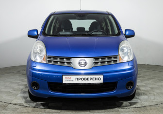 Подержанный автомобиль Nissan Note 2008 года (2 фото)