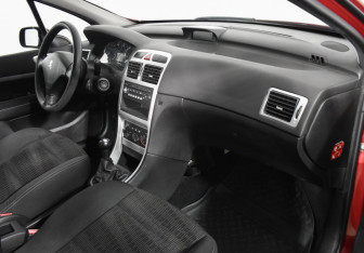 Подержанный автомобиль Peugeot 307 Hatchback 2007 года (11 фото)