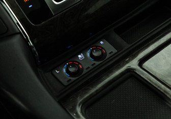 Подержанный автомобиль Toyota Alphard 2019 года (26 фото)