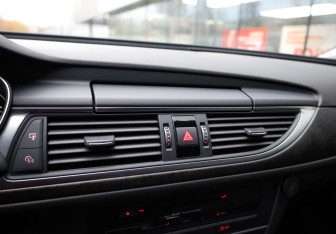 Подержанный автомобиль Audi A6 Sedan 2017 года (18 фото)