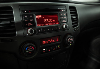 Подержанный автомобиль Kia Magentis 2010 года (16 фото)