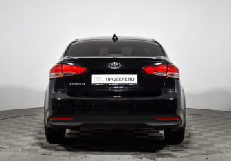 Подержанный автомобиль Kia Cerato Sedan 2018 года (6 фото)