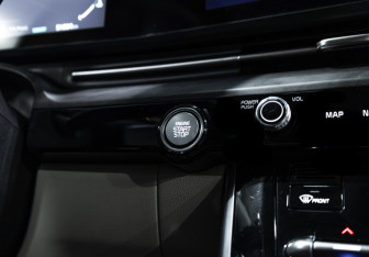Подержанный автомобиль Kia Carnival 2021 года (31 фото)