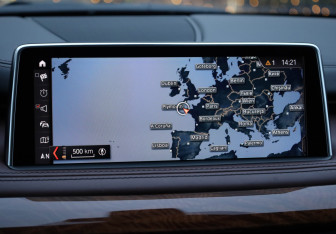 Подержанный автомобиль BMW X5 M 2015 года (15 фото)