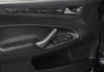 Подержанный автомобиль Ford Mondeo Sedan 2012 года (20 фото)