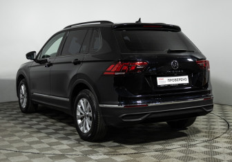 Подержанный автомобиль Volkswagen Tiguan 2021 года (7 фото)