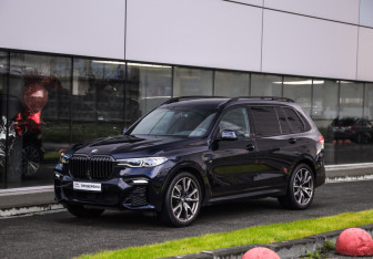 Подержанный автомобиль BMW X7 2019 года (3 фото)