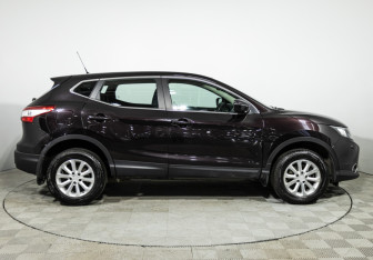 Подержанный автомобиль Nissan Qashqai 2014 года (4 фото)
