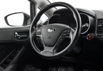 Подержанный автомобиль Kia Cerato Sedan 2014 года (14 фото)
