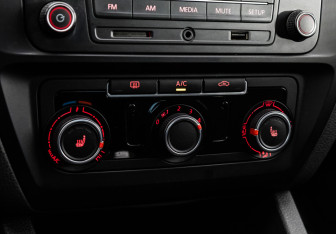 Подержанный автомобиль Volkswagen Jetta Sedan 2016 года (19 фото)