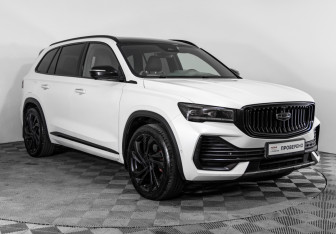 Подержанный автомобиль Geely Monjaro 2023 года (3 фото)