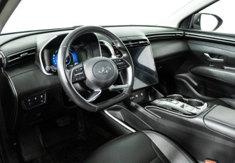 Подержанный автомобиль Hyundai Tucson 2022 года (11 фото)